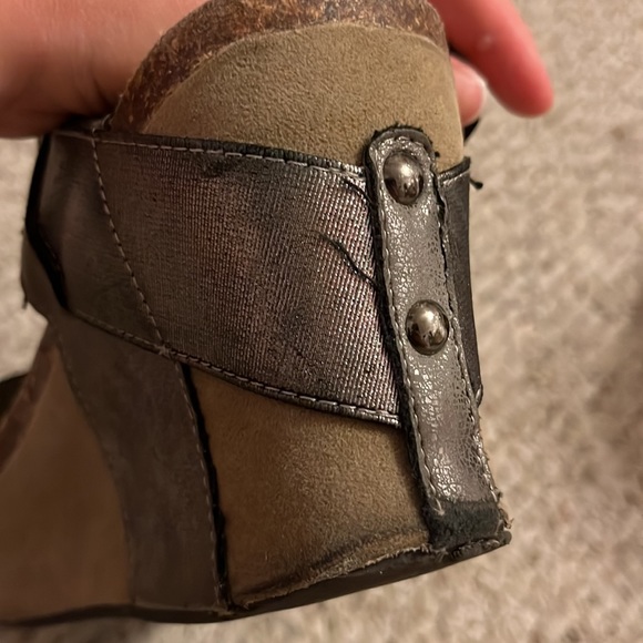 Pierre Dumas Wedges (Size 8 1/2) - Picture 9 of 16